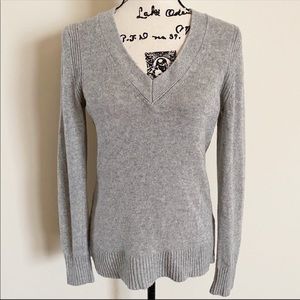 Women’s Banana Republic Sweater- Sz- Medium-Grey